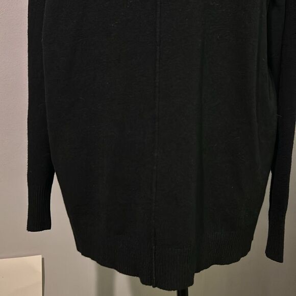 NWT Zenana Large Vneck sweater    E - Picture 2 of 8